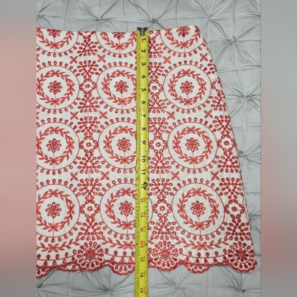 Ann Taylor LOFT Eyelet Embroidered Medallion Mini Skirt Women's Size 12 - Picture 7 of 12